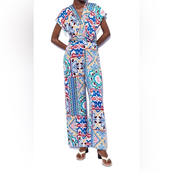 NEW Zara Satin Effect Abstract Print Wide Leg Jumpsuit Blue Yellow Red Small - Picture 1 of 10